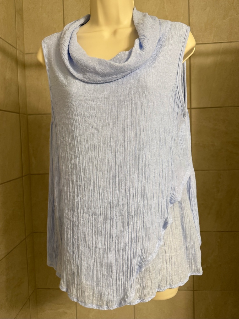 NWOT Gaya light blue cowl neck sleeveless fluttery top, size Large